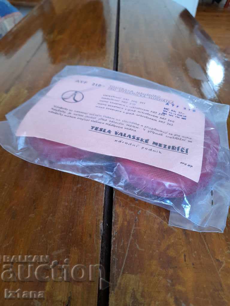 Old headphones for Tesla headphones with price 20.00 BGN | € 10.23 Old headphones for Tesla headphones with price 20.00 BGN | € 10.23