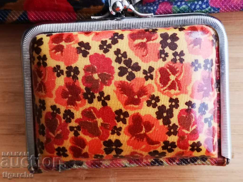 Protmonet pentru femei în vârstă cu preț 30.00 BGN | € 15.34 Protmonet pentru femei în vârstă cu preț 30.00 BGN | € 15.34