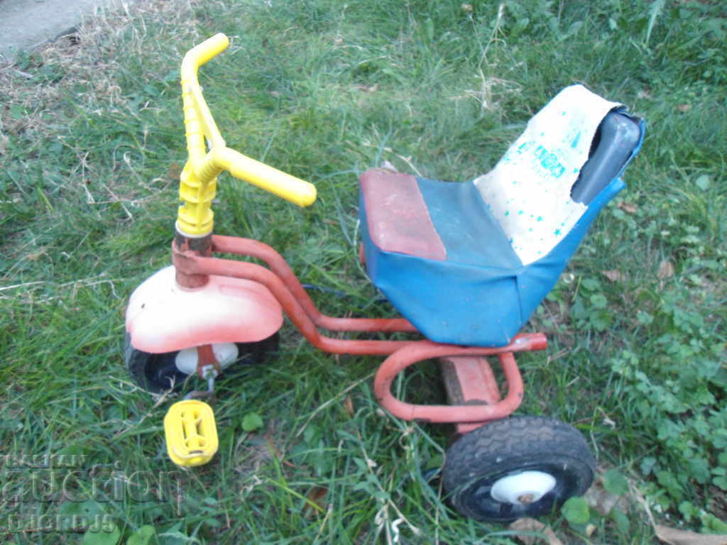 Auction An old child bike Auction An old child bike