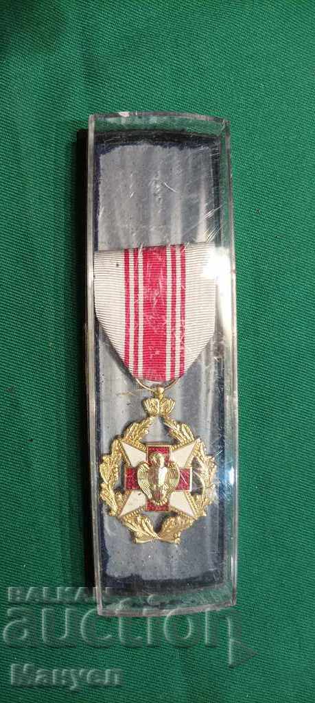 Auction  I am selling a Belgian badge (order) - Red Cross.