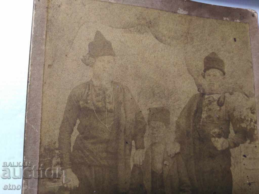 ROYAL PHOTO - CARDBOARD, COSTUME with price 15.00 BGN | € 7.67