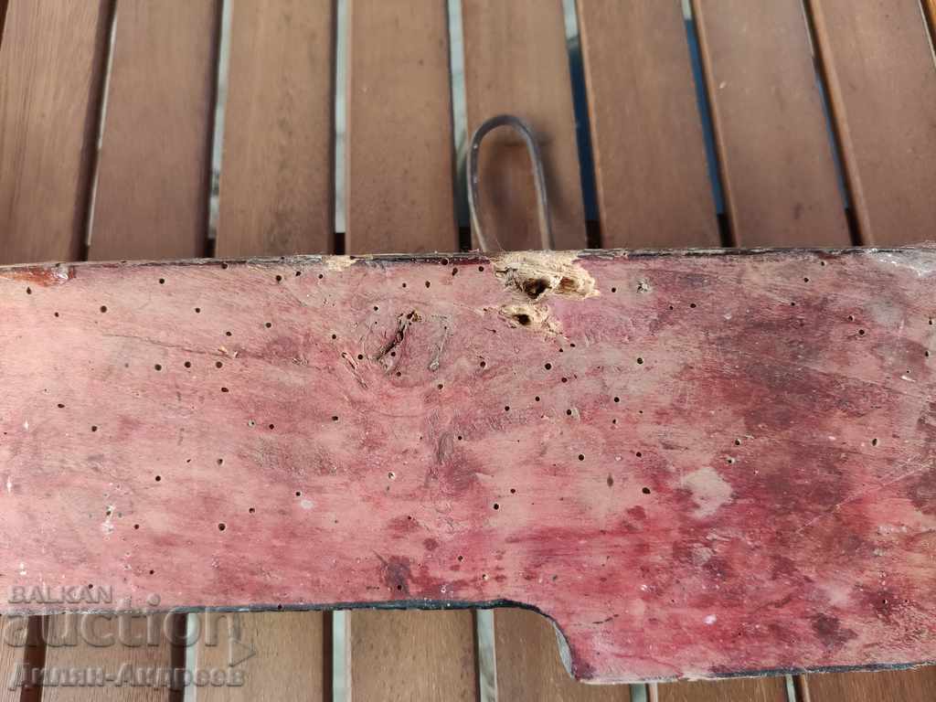 Delivery of Antique wooden hanger Delivery of Antique wooden hanger