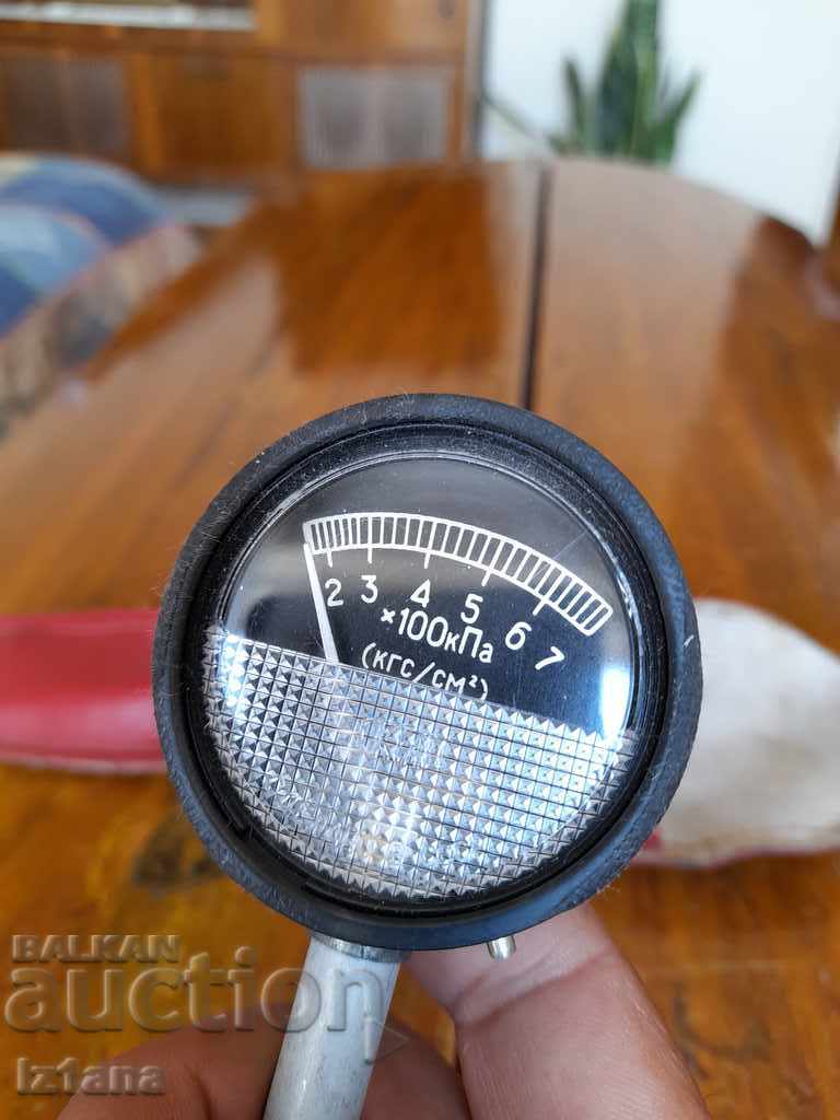 Auction Old tire pressure gauge Auction Old tire pressure gauge