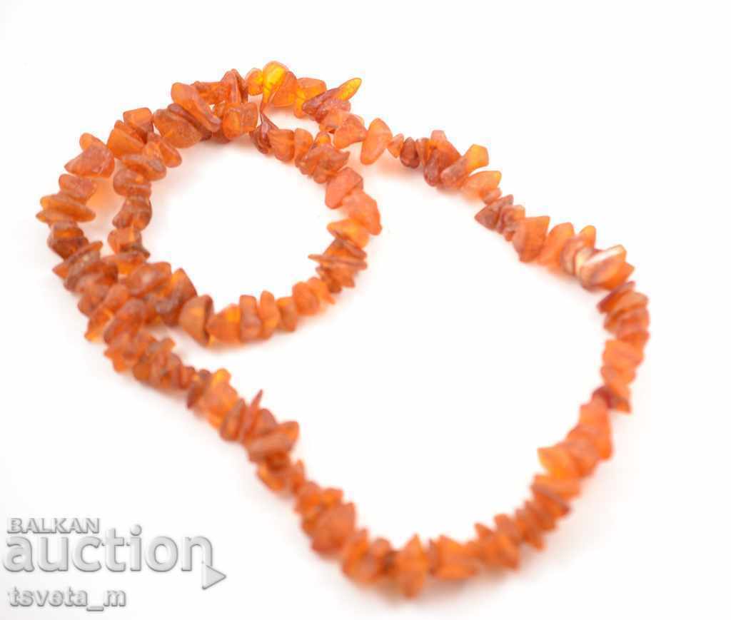 Colier vechi, colier cu chihlimbar 49,7 gr