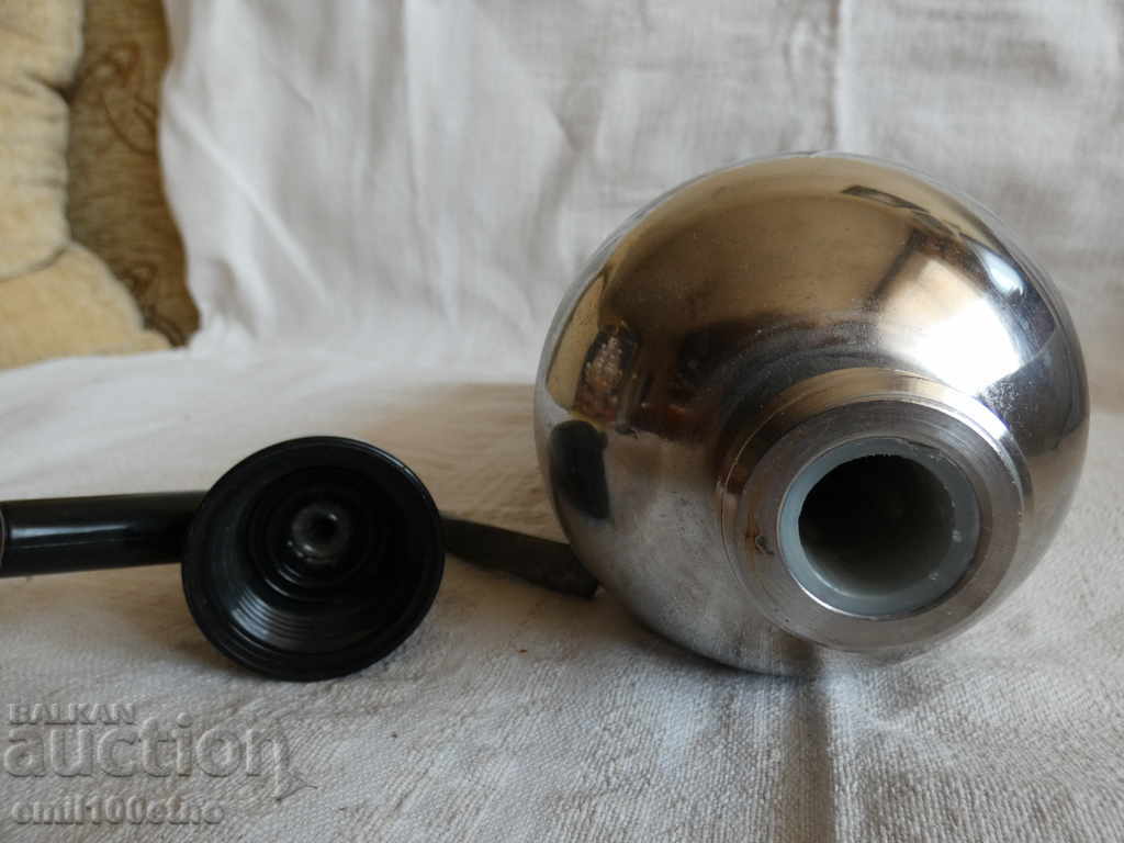 Delivery of Old siphon for carbonated water - soda VMZ Delivery of Old siphon for carbonated water - soda VMZ