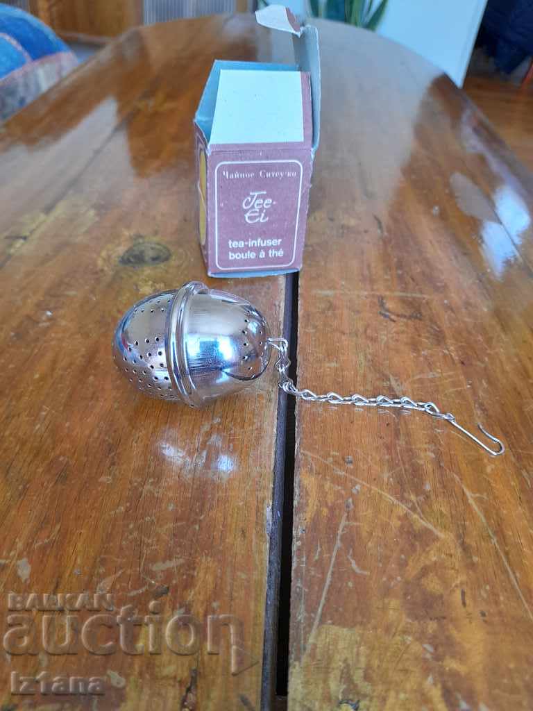 Old appliance, tea pot with price 12.00 BGN | € 6.14 Old appliance, tea pot with price 12.00 BGN | € 6.14