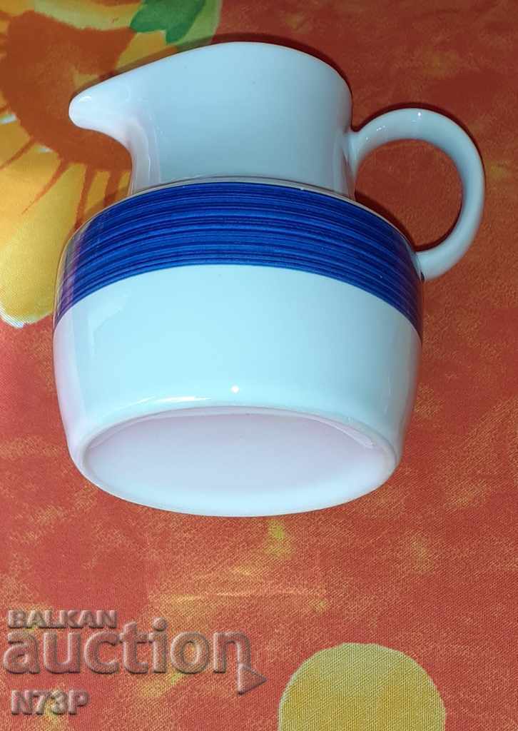 PORCELAIN TUB. WHITE AND BLUE. with price 5.00 BGN | € 2.56