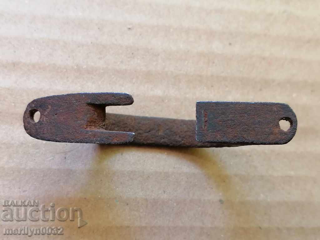 Delivery of Trigger clip on a revolver Belgian Smith and Wesson 9 mm Delivery of Trigger clip on a revolver Belgian Smith and Wesson 9 mm