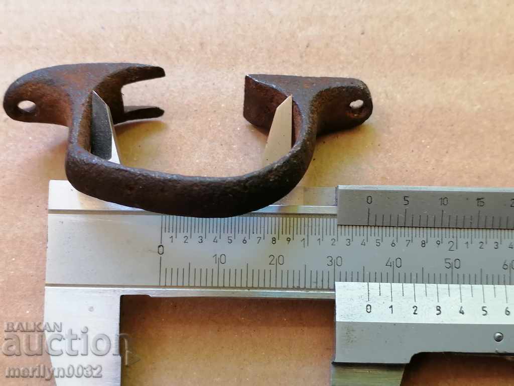 Trigger clip on a revolver Belgian Smith and Wesson 9 mm - 6 Trigger clip on a revolver Belgian Smith and Wesson 9 mm - 6