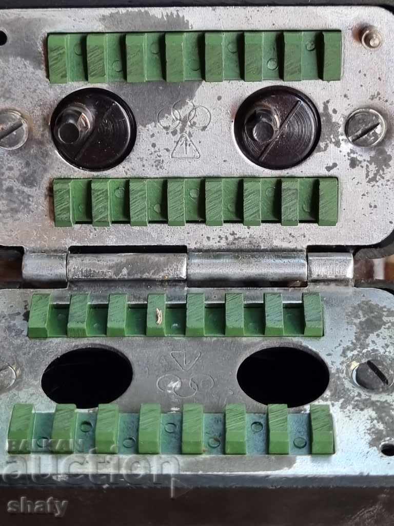 Auction Old device for precision razor blades Auction Old device for precision razor blades