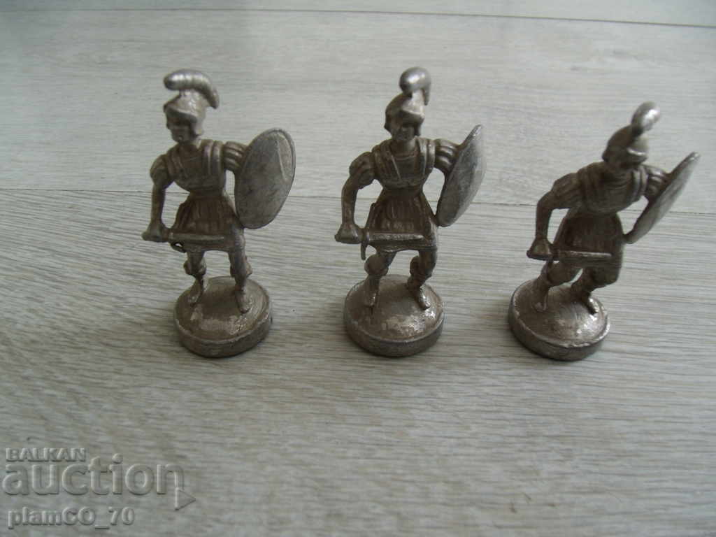 № * 5565 three old metal figurines with price 20.00 BGN | € 10.23 № * 5565 three old metal figurines with price 20.00 BGN | € 10.23