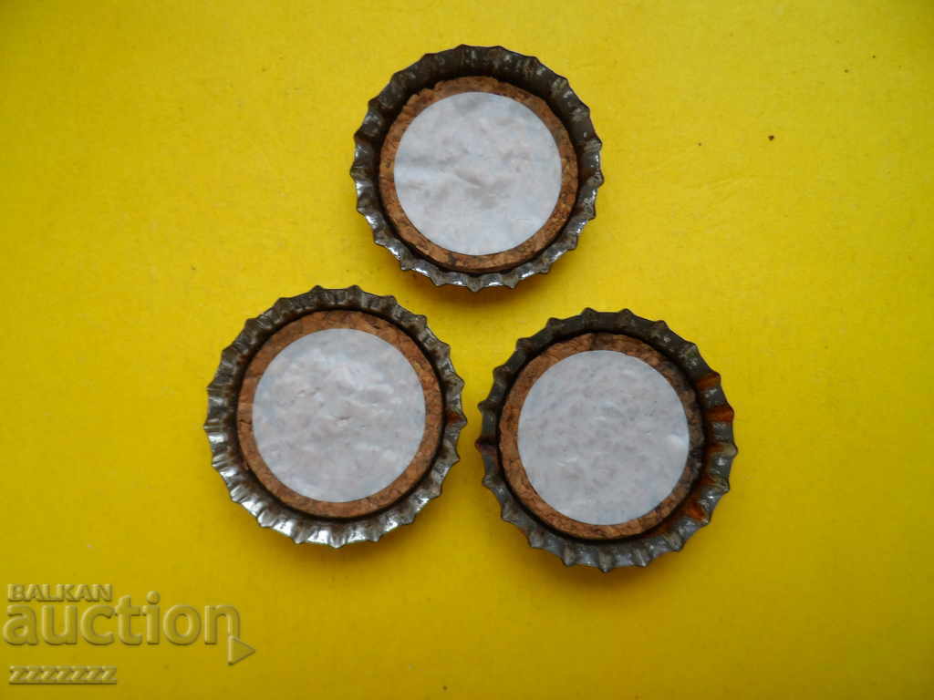 3 бр. бирени капачки НЕИЗПОЛЗВАНИ с цена 10.00 лв. | € 5.11 3 бр. бирени капачки НЕИЗПОЛЗВАНИ с цена 10.00 лв. | € 5.11