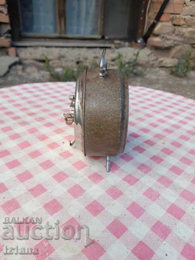 Auction Old table clock, alarm clock Rodina Auction Old table clock, alarm clock Rodina