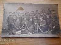 Παλιά φωτογραφία με στρατιώτες