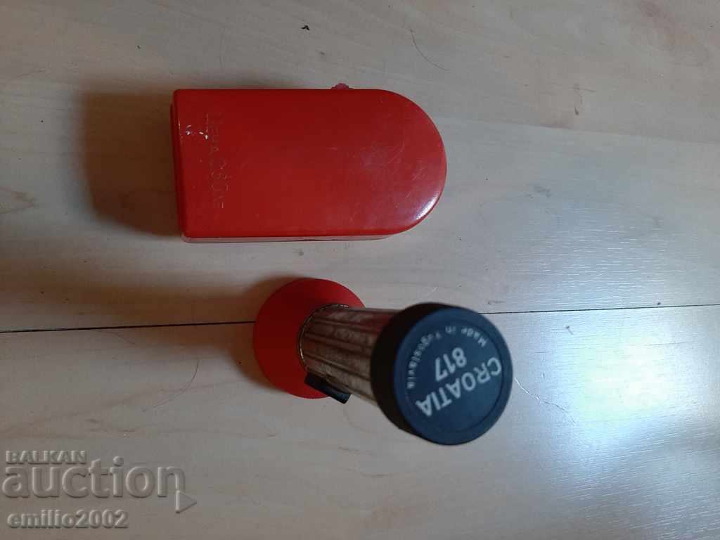 Retro flashlights soc. with price 3.00 BGN | € 1.53 Retro flashlights soc. with price 3.00 BGN | € 1.53