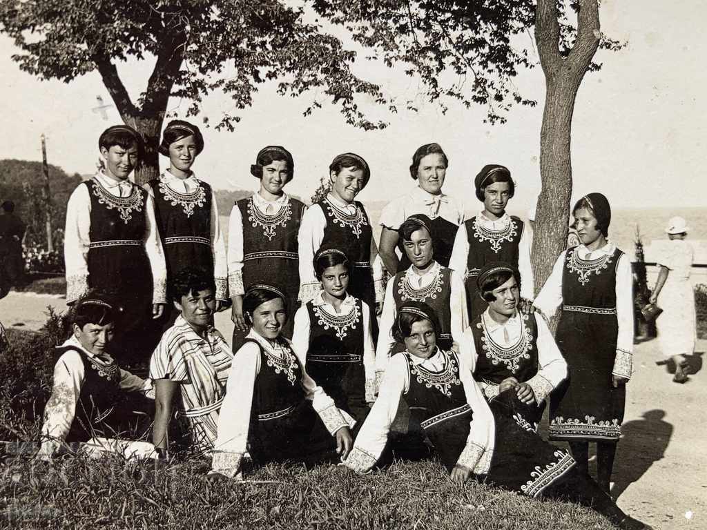 Varna Sea Garden 1935 Schoolgirls in costumes with price 15.00 BGN | € 7.67 Varna Sea Garden 1935 Schoolgirls in costumes with price 15.00 BGN | € 7.67