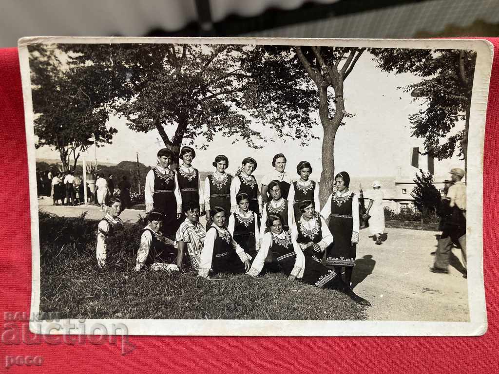 Varna Sea Garden 1935 Schoolgirls in costumes - 5 Varna Sea Garden 1935 Schoolgirls in costumes - 5