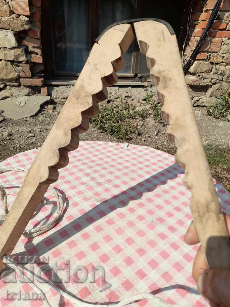 Аукцион Стар уред за изстискване на пране Аукцион Стар уред за изстискване на пране