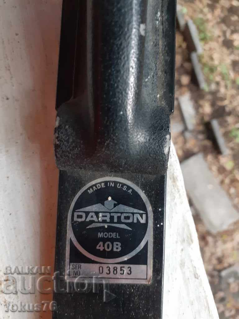 Delivery of American professional sports bow Darton Delivery of American professional sports bow Darton