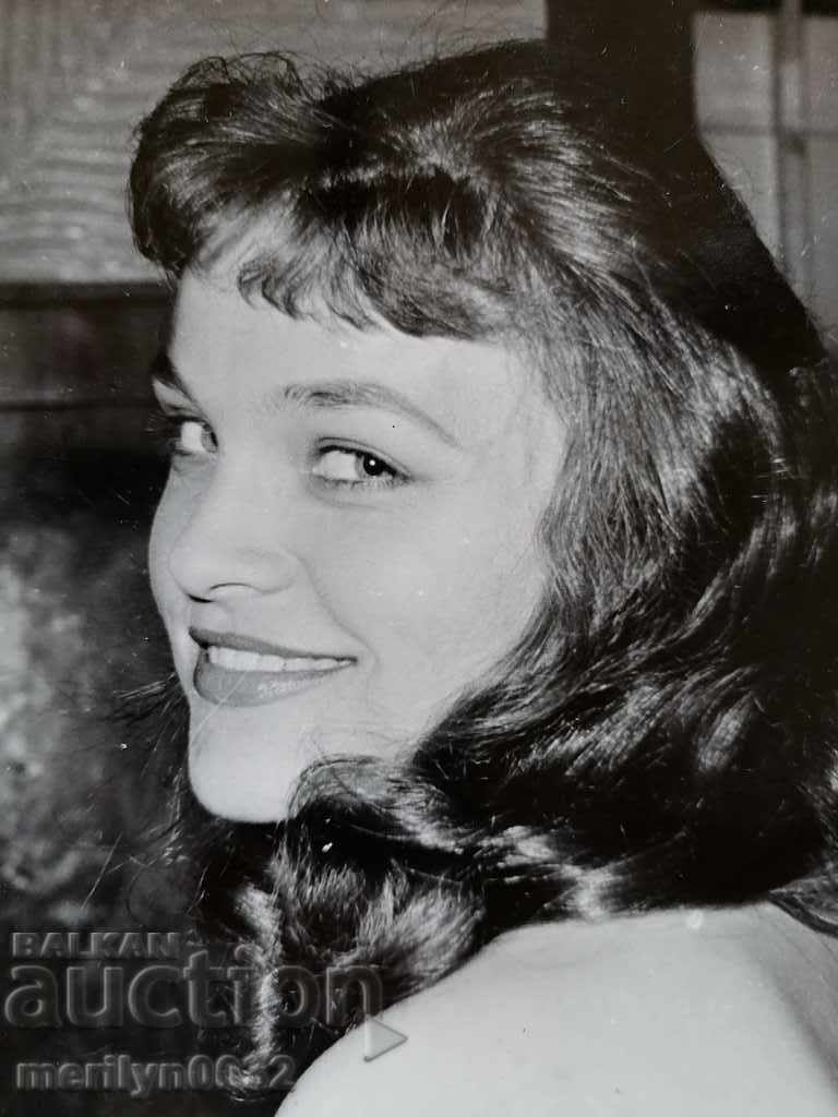 Delivery of Postcard photo Maria Hagen Czechoslovakia Delivery of Postcard photo Maria Hagen Czechoslovakia