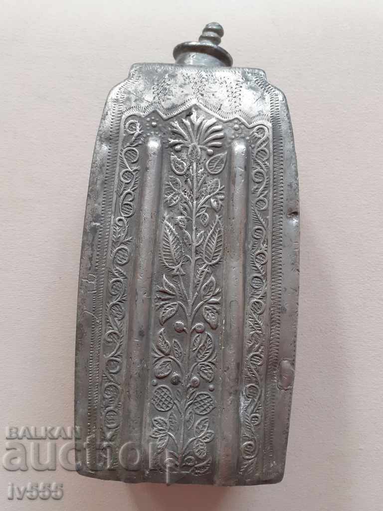 ПРОДАВАМ СТАР АВТЕНТИЧЕН ФЛОРАЛЕН КАЛАЕН ПАВУР ОТ 1914 г. с цена € 100.00 | 195.58 лв.