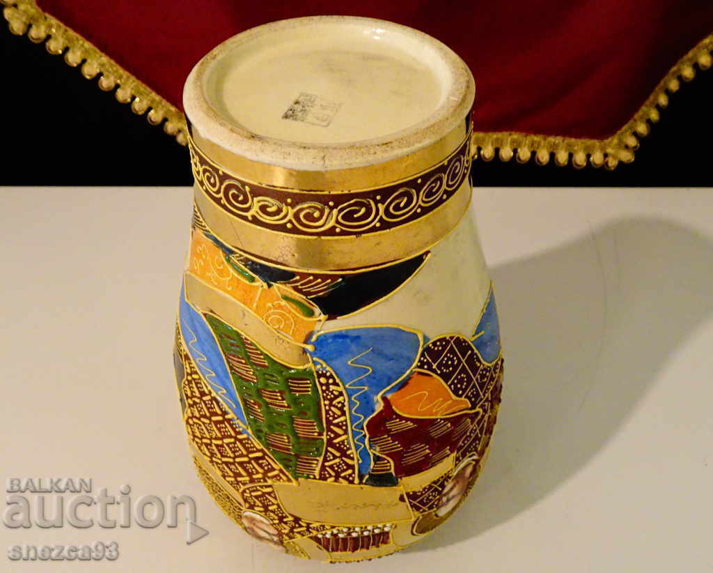 Satsuma Kinkozan Tsukuru, Japanese porcelain vase. - 6 Satsuma Kinkozan Tsukuru, Japanese porcelain vase. - 6