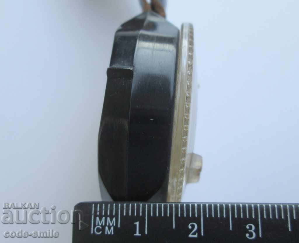 Livrarea Vechi busolă de mână militară cu fluid din Al Doilea Război Mondial Livrarea Vechi busolă de mână militară cu fluid din Al Doilea Război Mondial