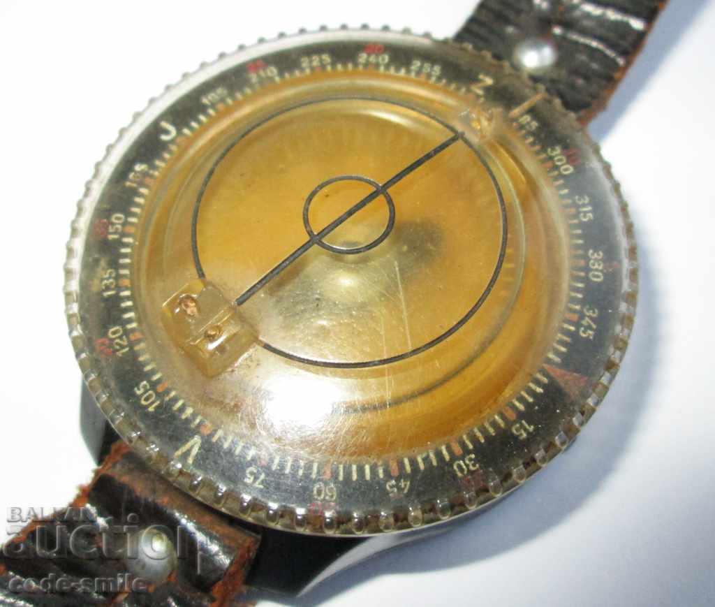 Vechi busolă de mână militară cu fluid din Al Doilea Război Mondial - 6 Vechi busolă de mână militară cu fluid din Al Doilea Război Mondial - 6