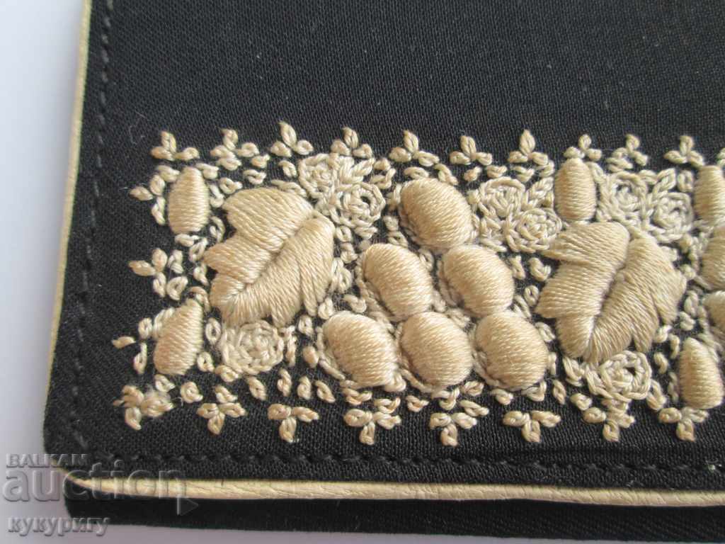 Auction Old women's girl's purse hand embroidery 1930. Auction Old women's girl's purse hand embroidery 1930.