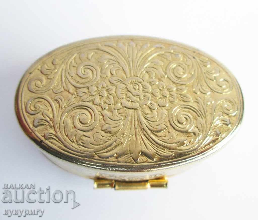 Δημοπρασία Όμορφο παλιό μικρό κουτί με χαρακτικά και πορσελάνη Δημοπρασία Όμορφο παλιό μικρό κουτί με χαρακτικά και πορσελάνη