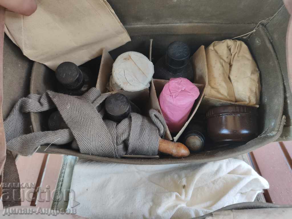 Delivery of Old medical bag, Red Cross - Complete set! 1960` Delivery of Old medical bag, Red Cross - Complete set! 1960`