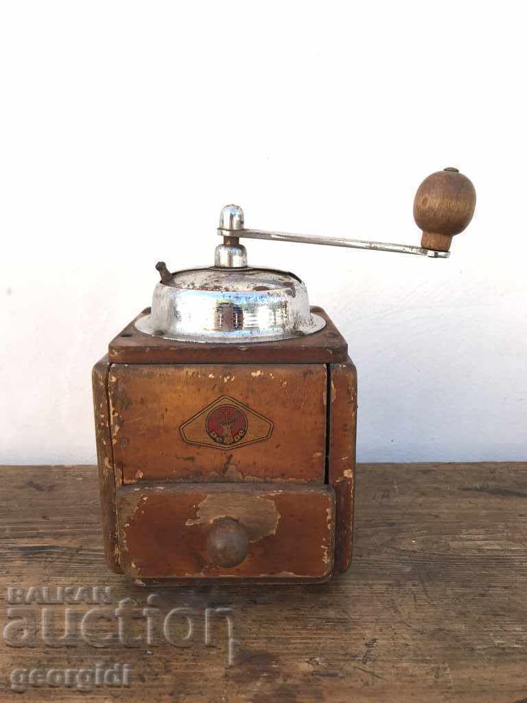 Old coffee grinder №0711