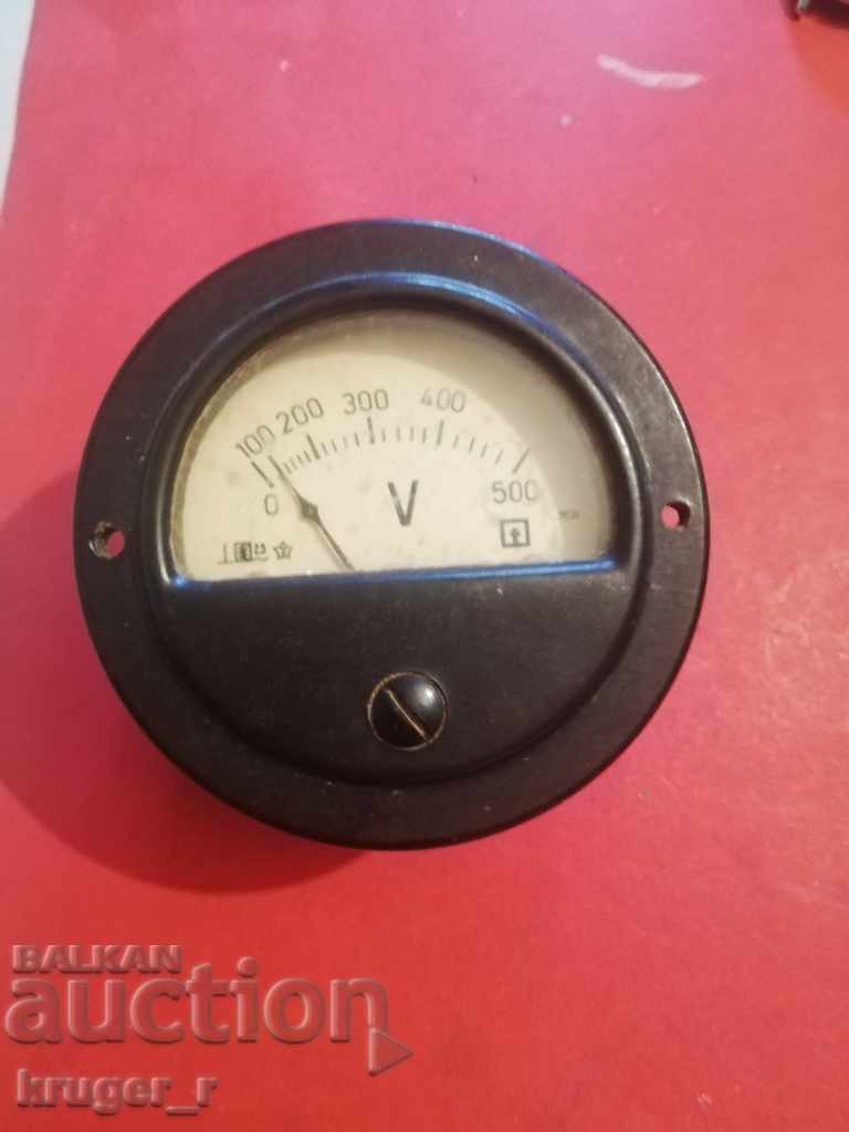 A voltmeter from the time of the Soviet Union