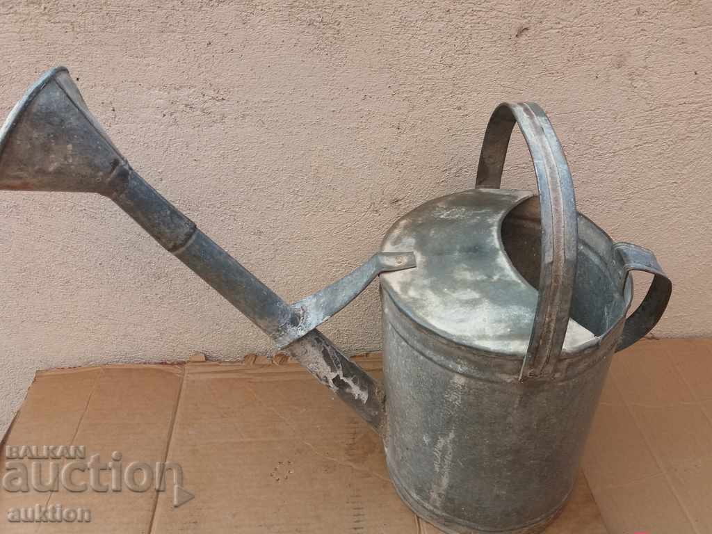 Auction SOLID OLD METAL WATER TRAILER Auction SOLID OLD METAL WATER TRAILER