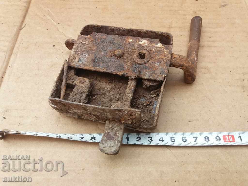 Auction  REVIVAL FORGED LOCK