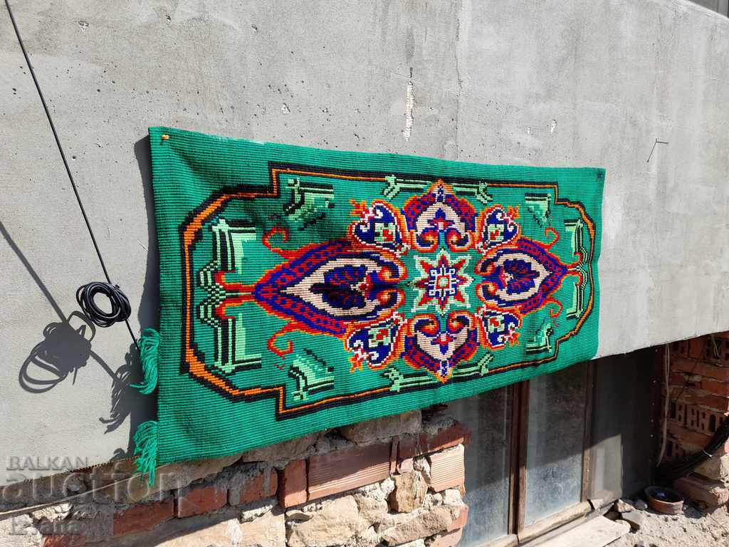 Auction An old hacker, wall cover Auction An old hacker, wall cover