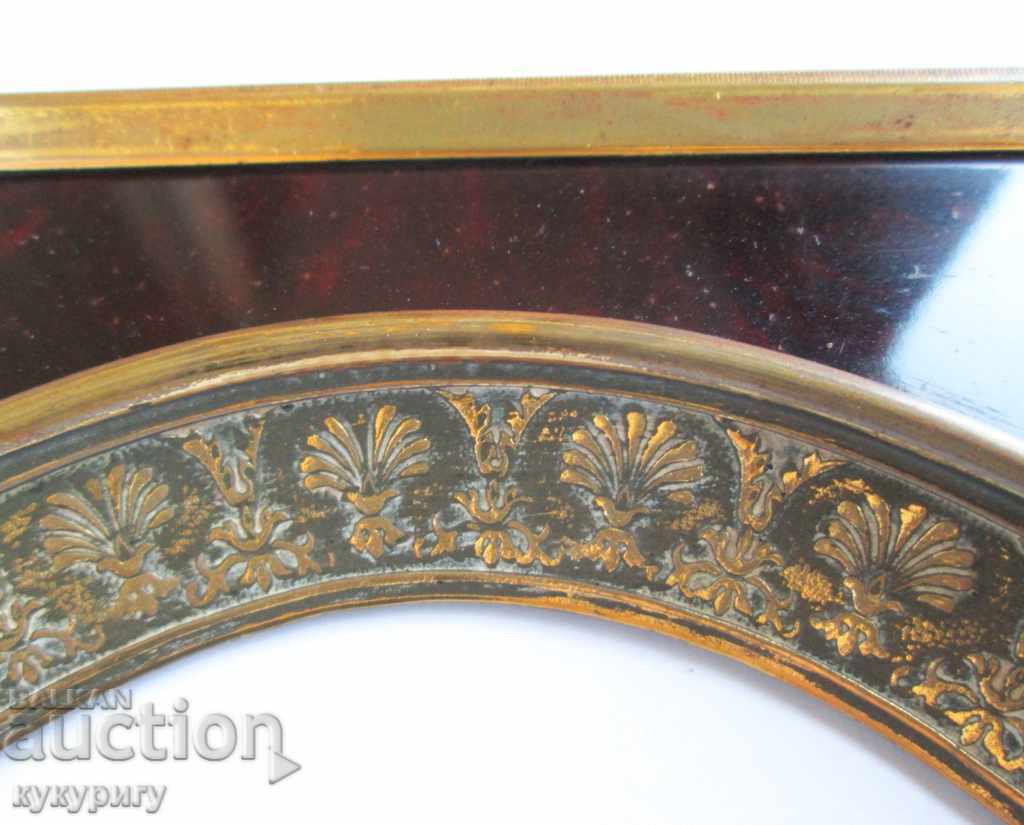 Παλιά γερμανική κορνίζα βακελίτη χάλκινα στολίδια με τιμή 100.00 BGN | € 51.13 Παλιά γερμανική κορνίζα βακελίτη χάλκινα στολίδια με τιμή 100.00 BGN | € 51.13