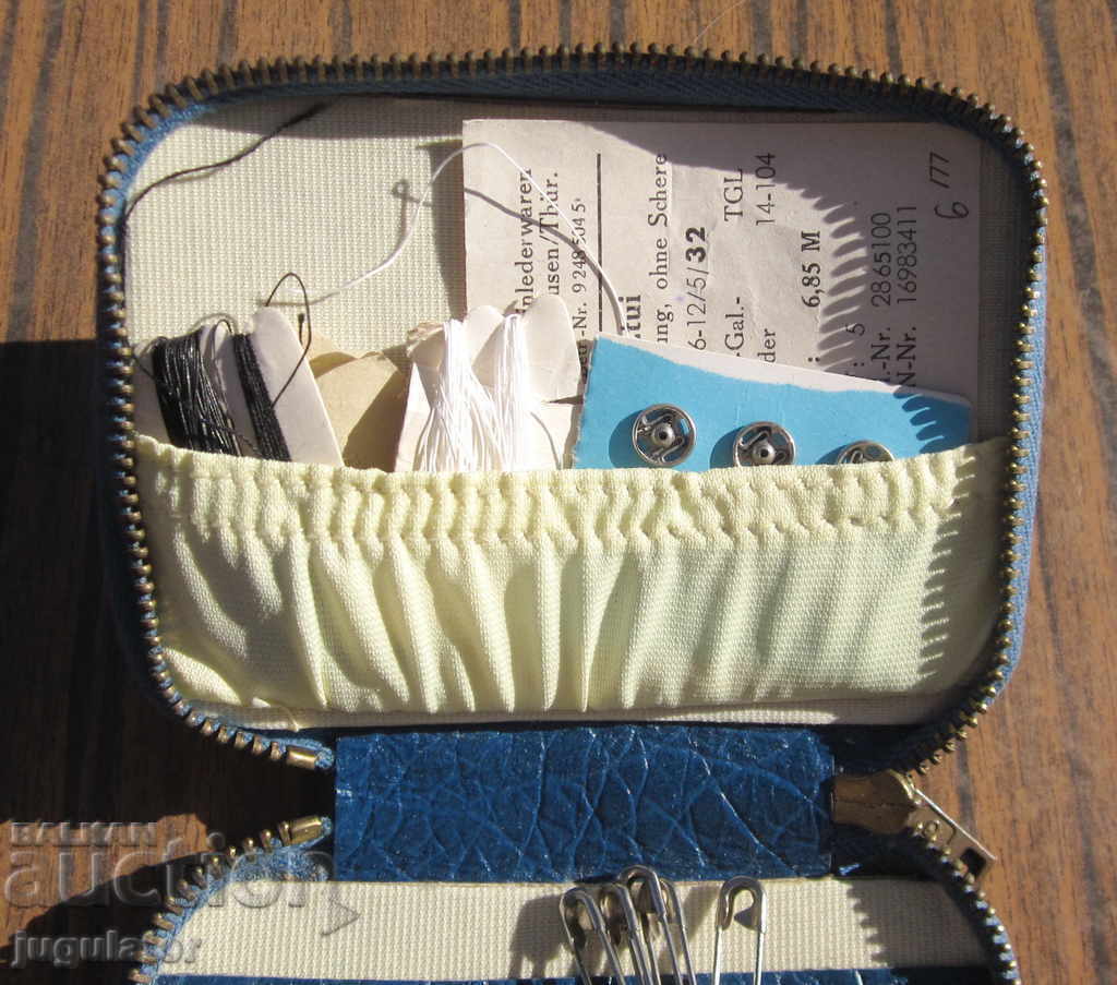 Δημοπρασία παλιό αχρησιμοποίητο γερμανικό τουριστικό σετ ραπτικής