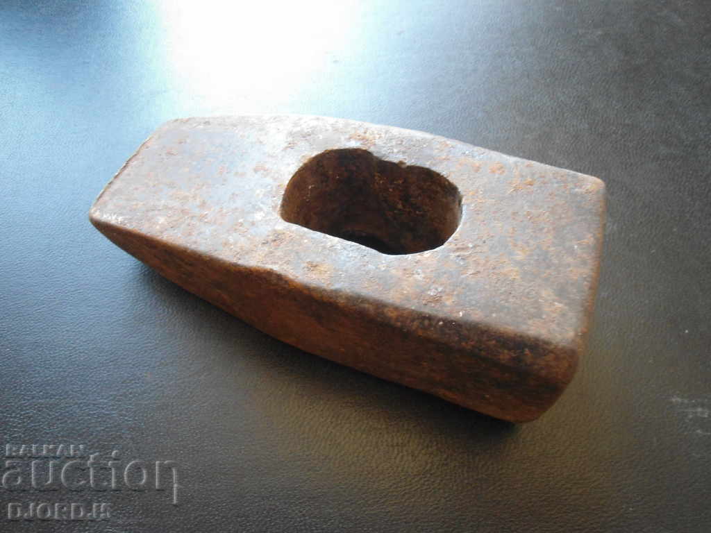 Old hammer, 1,450 kg with price 6.00 BGN | € 3.07 Old hammer, 1,450 kg with price 6.00 BGN | € 3.07