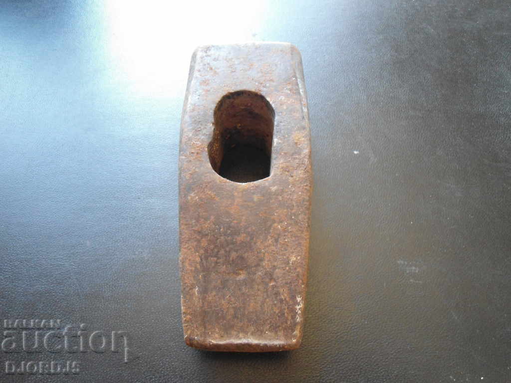 Auction Old hammer, 1,450 kg Auction Old hammer, 1,450 kg