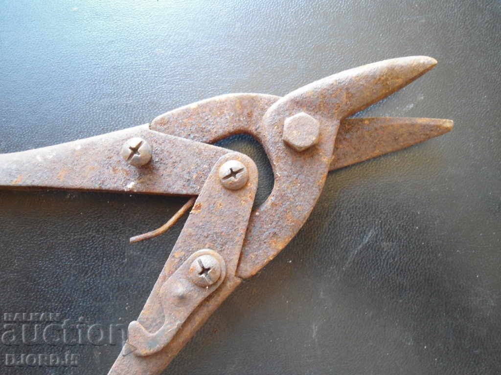 Auction Old scissors Auction Old scissors