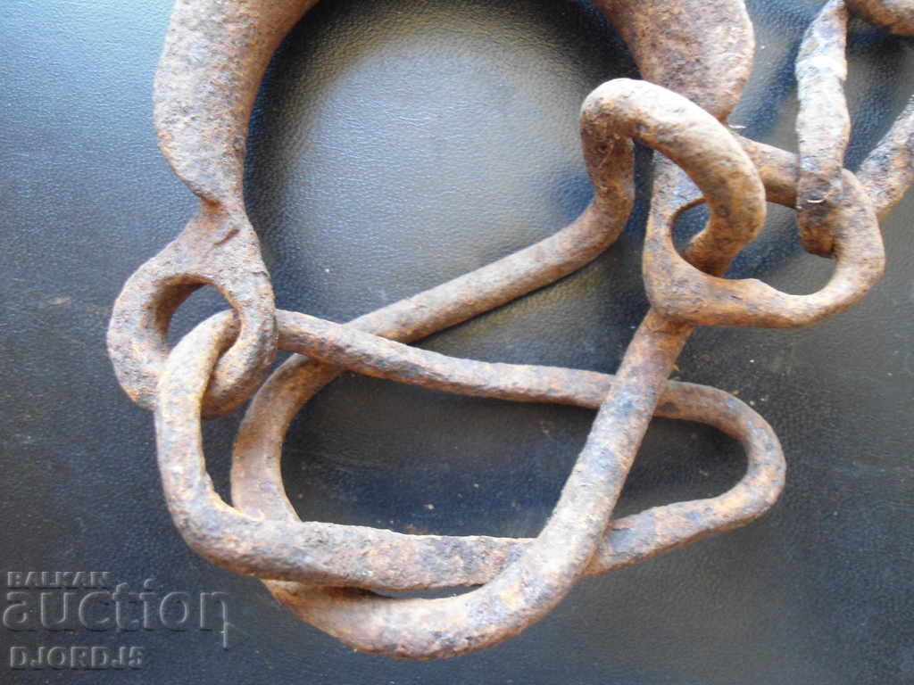 Auction Old forged sidewall, shackles Auction Old forged sidewall, shackles