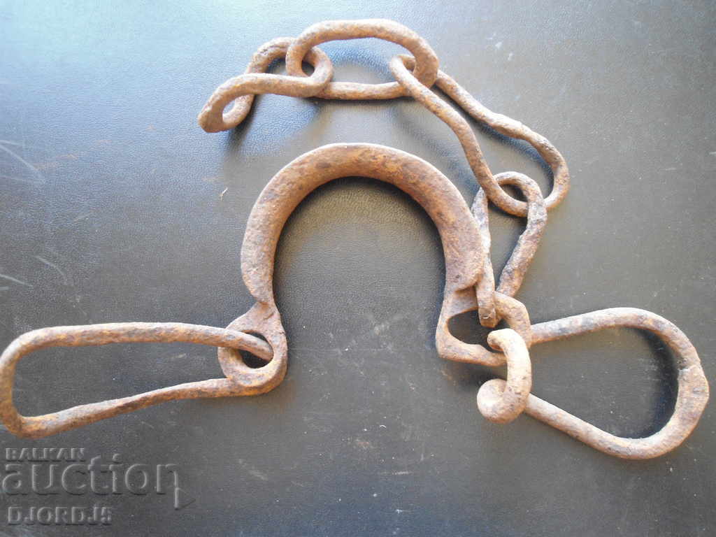 Delivery of Old forged sidewall, shackles Delivery of Old forged sidewall, shackles