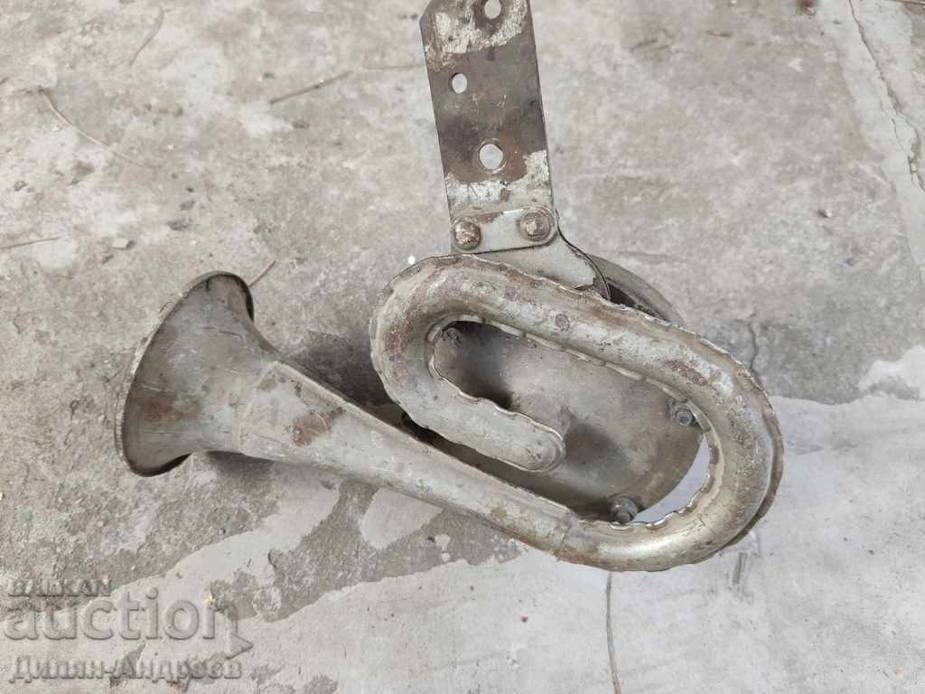 Παράδοση Ένας παλιός θρόμβος αυτοκινήτου Παράδοση Ένας παλιός θρόμβος αυτοκινήτου