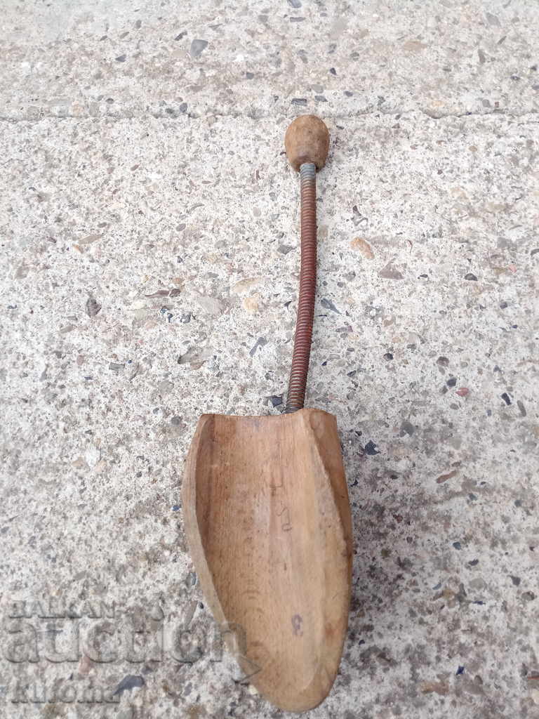 Old shoe mold with price 4.99 BGN | € 2.55 Old shoe mold with price 4.99 BGN | € 2.55