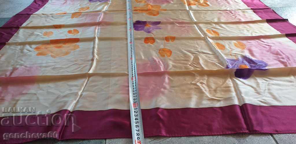 Livrarea Fular pe cap pictat din matase 110cm cu eticheta