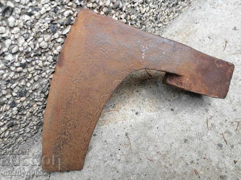 Old ax with engraved ax tool wrought iron - 5 Old ax with engraved ax tool wrought iron - 5