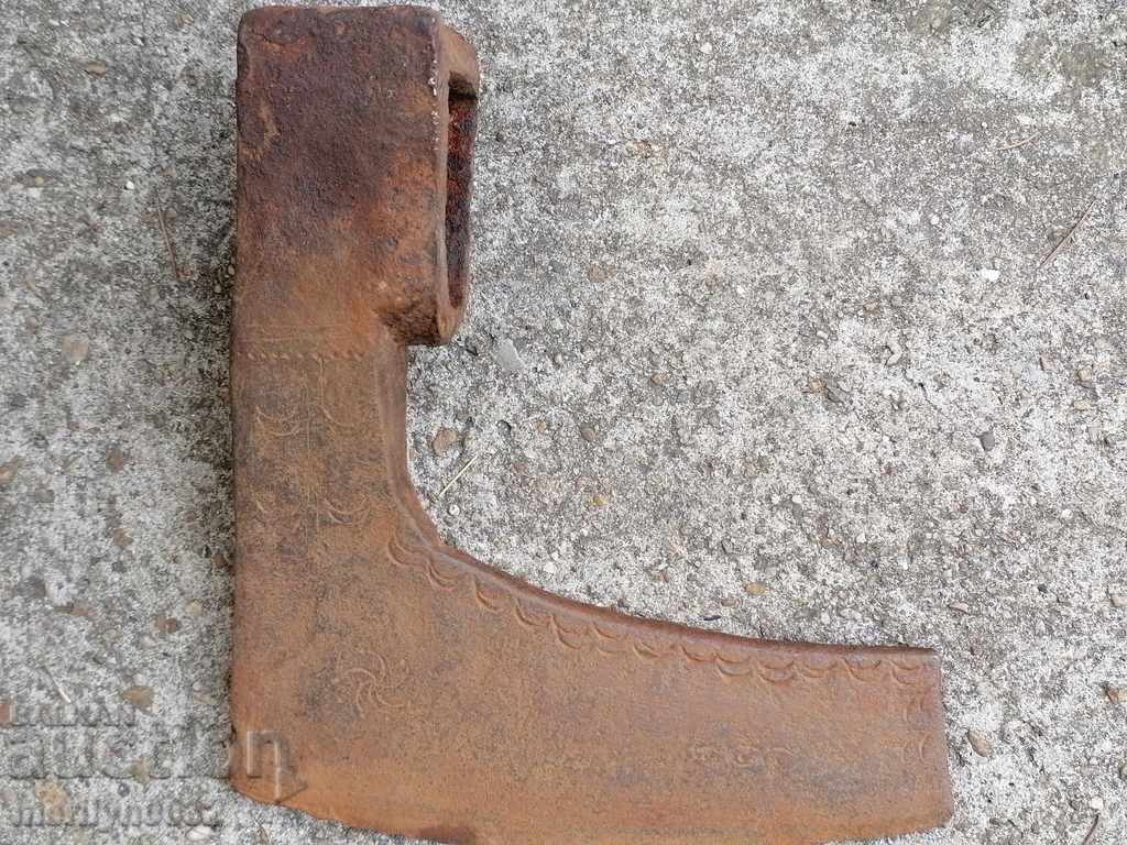 Old ax with engraved ax tool wrought iron - 7 Old ax with engraved ax tool wrought iron - 7