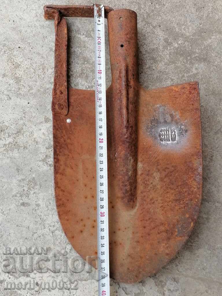 Delivery of Old forged shovel tool white lezgar