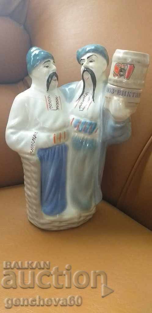 Συλλεκτικό Ρωσικό πορσελάνινο μπουκάλι "Δύο Κοζάκοι"